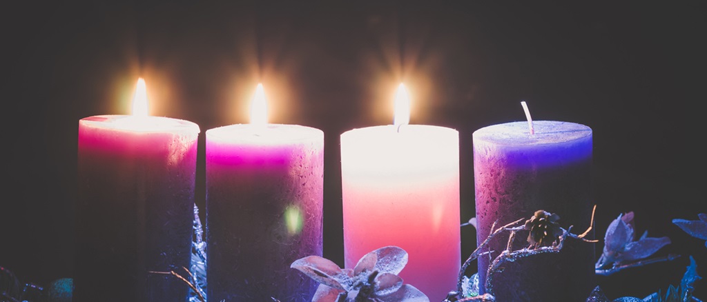 advent-wreath-with-three-candles2.jpg