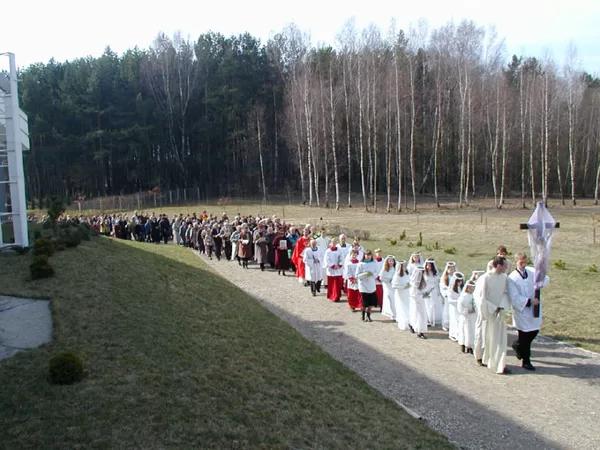 2003. Verbų sekmadienis